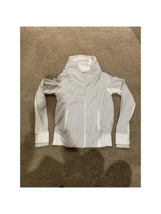 lululemon athletica Jackets & Blazers - Women's Lululemon jacket white / gray button front collar size 6